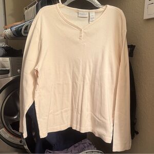 Liz Claiborne Cream Long Sleeve Tee